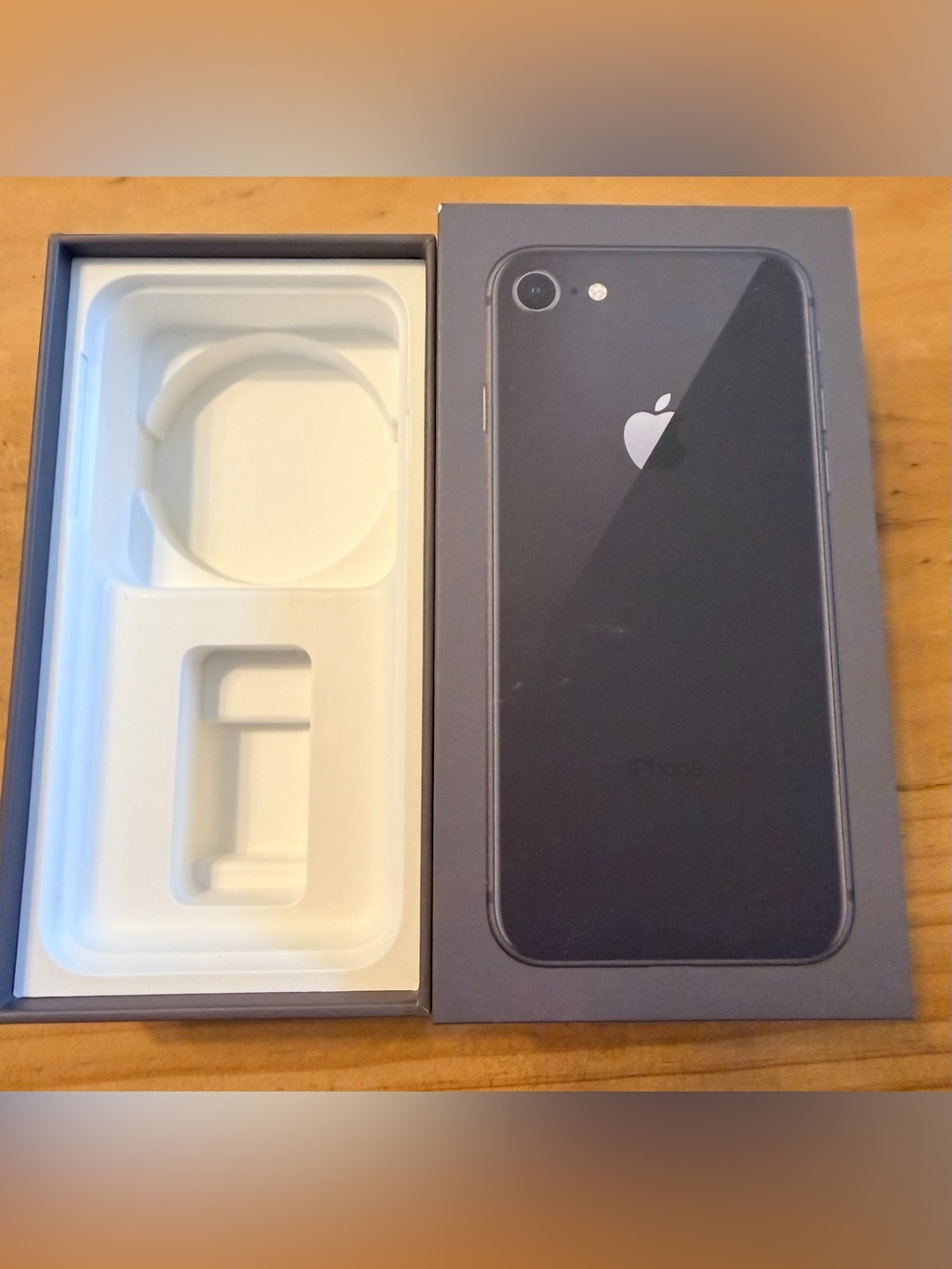 Apple iPhone Box - Picture 2 of 4